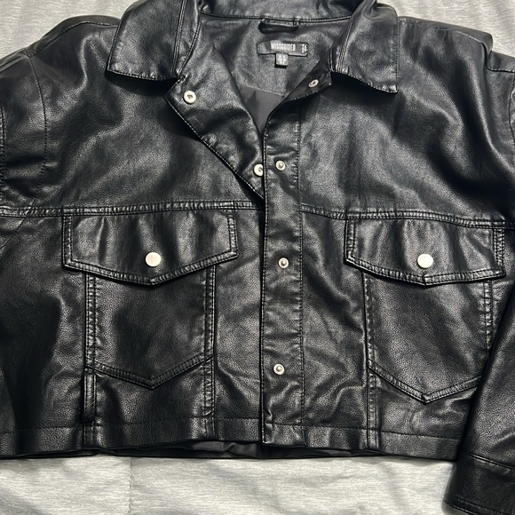 Black leather jacket - Picture 2 of 4